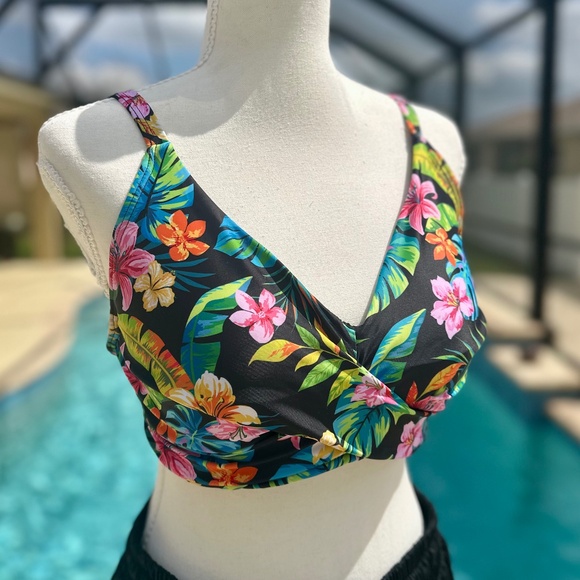 Aqua Eve, Underwire Push Up Bikini Top W/ Butterfly Swim Skorts, Size L - Picture 2 of 13